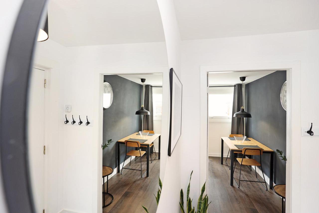 Joivy Contemporary Royal Mile Apartment With Balcony Edinburgh Dış mekan fotoğraf