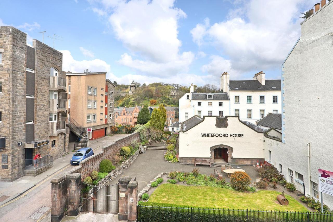 Joivy Contemporary Royal Mile Apartment With Balcony Edinburgh Dış mekan fotoğraf