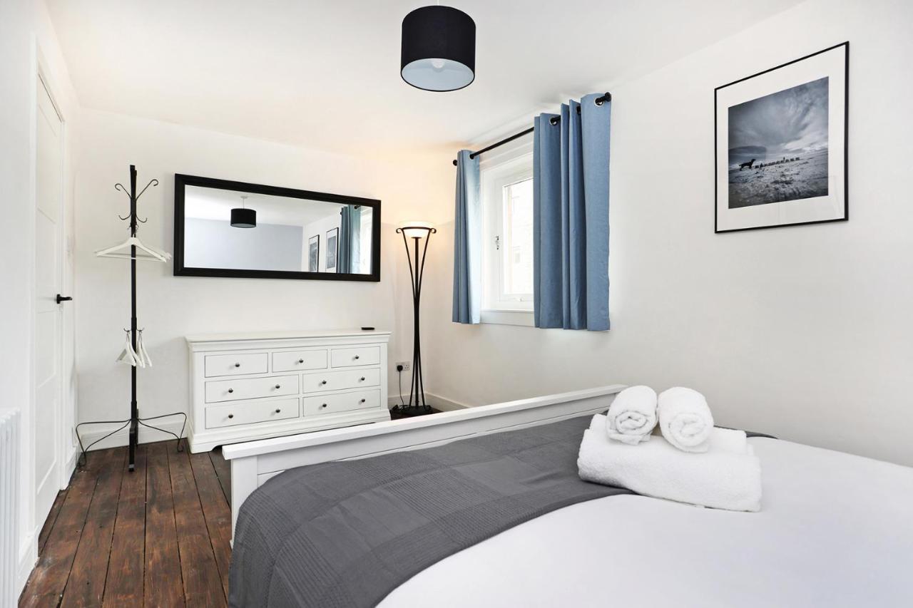 Joivy Contemporary Royal Mile Apartment With Balcony Edinburgh Dış mekan fotoğraf