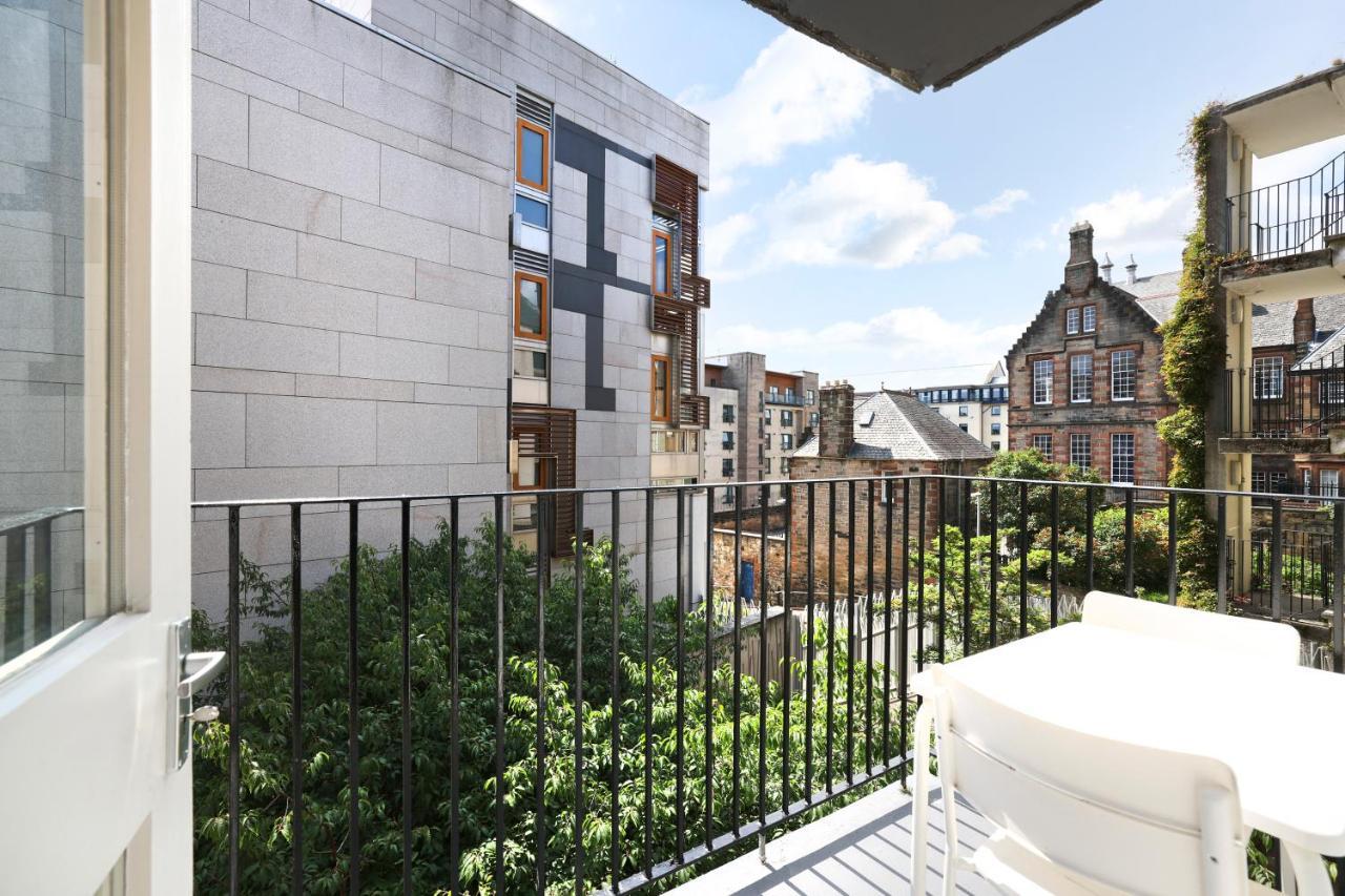 Joivy Contemporary Royal Mile Apartment With Balcony Edinburgh Dış mekan fotoğraf