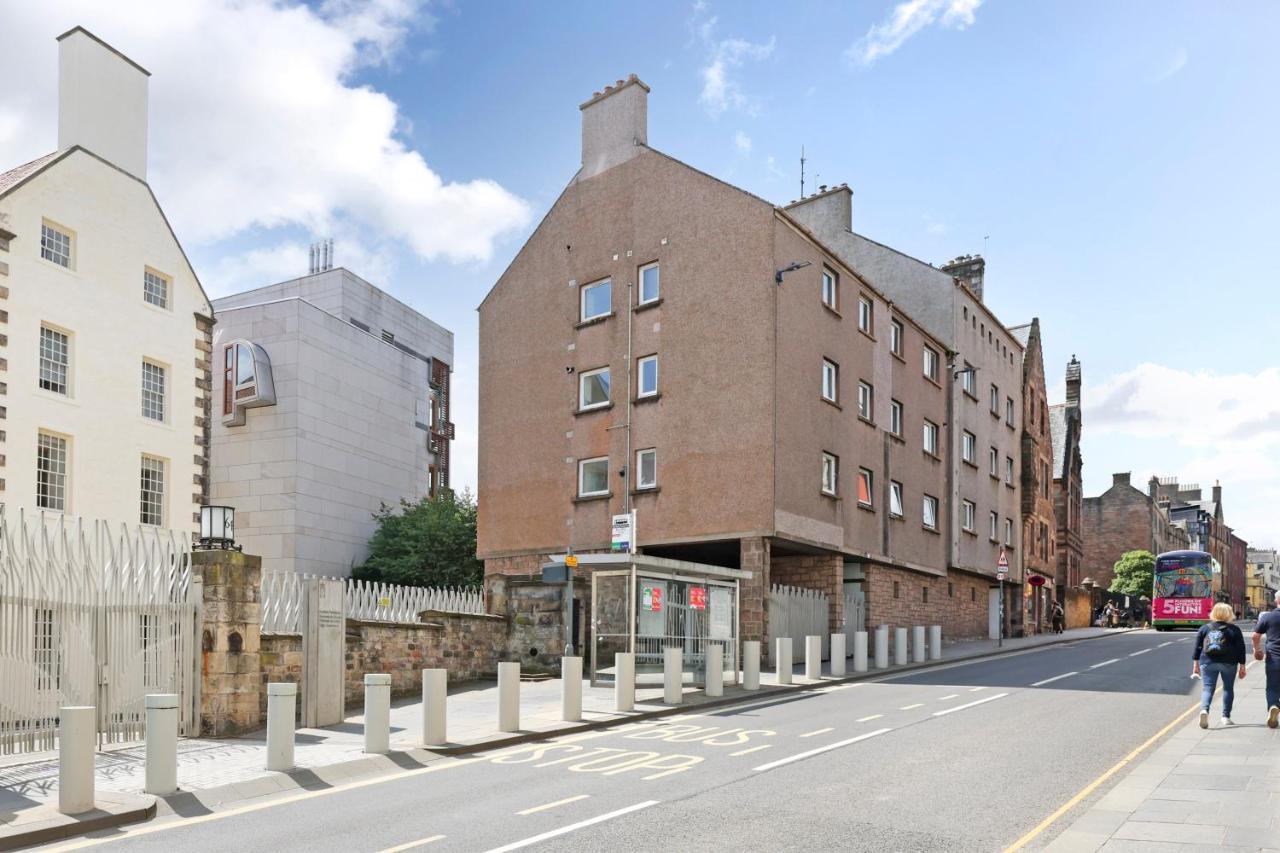 Joivy Contemporary Royal Mile Apartment With Balcony Edinburgh Dış mekan fotoğraf