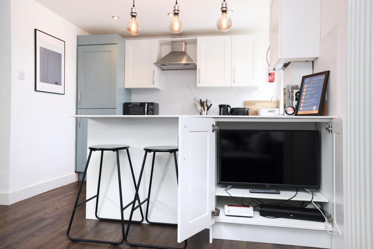 Joivy Contemporary Royal Mile Apartment With Balcony Edinburgh Dış mekan fotoğraf